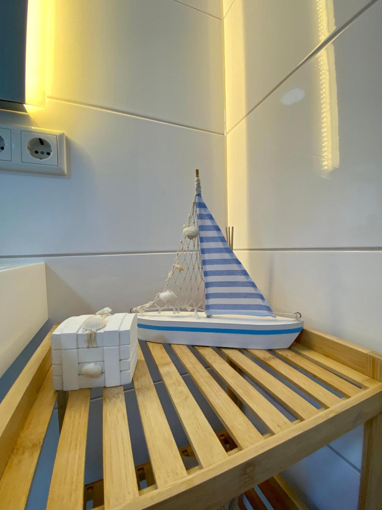 Sleep Well Apartments Detmold - Tempur Beds- Neu - Top Lage - Free Parking - Wifi Exterior foto